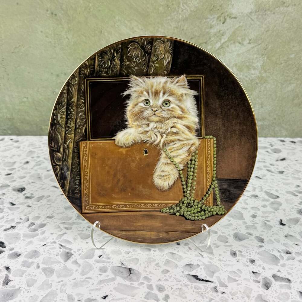 Royal Worcester Purrfect Treasure Kitten Classics Collector Plate 1985